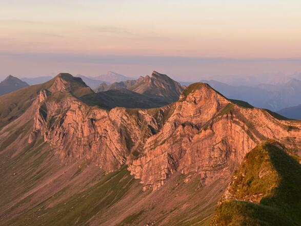 Damülser Grat im Abendlicht