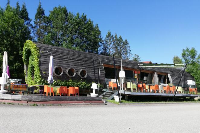 Terrasse und Ausblick Restaurant \"Die Röhre\"
