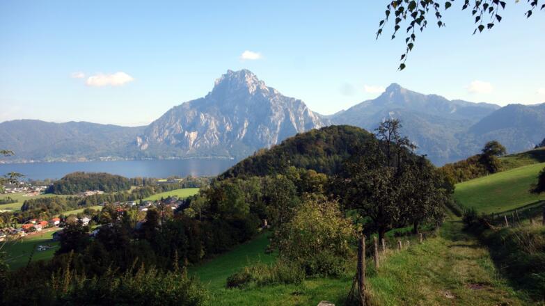 Immer schöne Blicke zum Traunstein und Hochkogel