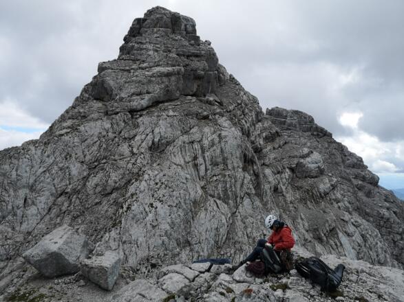 Am Gipfel des Eiskogels, im Hintergrund das Kreuzreifhorn