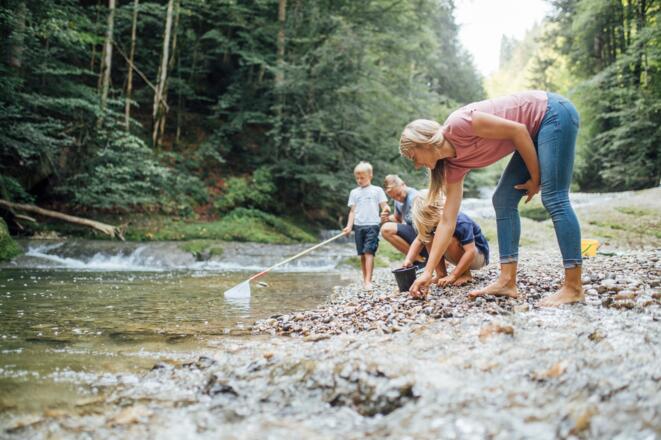 Spielpause bei einer Wanderung im Eistobel
