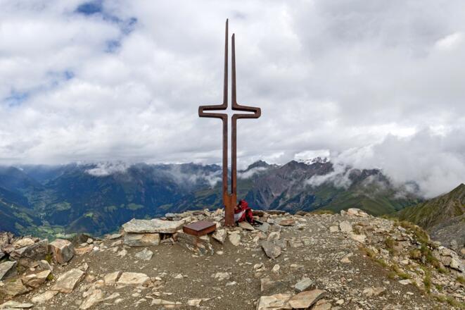 Am Südwest-Gipfel des Rotenkogels (2762 m).