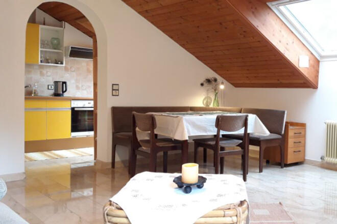 Wohn-Essbereich mit Küche im Haus Talblick in Bad Goisern am Hallstättersee