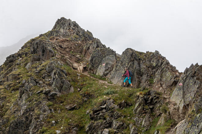 Seilversicherte Passage im Aufstieg zum Rotenkogel.