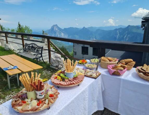 lasst es euch bei uns schmecken