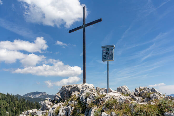 Gipfelkreuz am Dachsteinblick (1559 m).