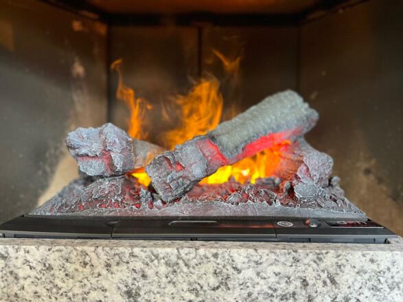 Kamin mit Effektfeuer