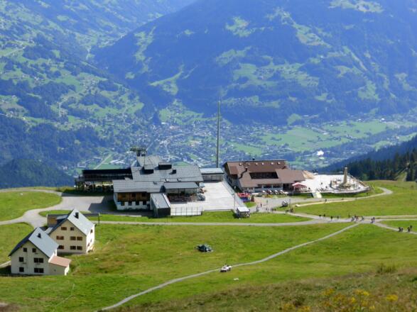 Bergstation Grüneck mit Berghof Golm