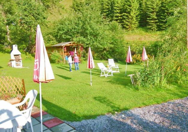 Liegewiese mit Grillstation