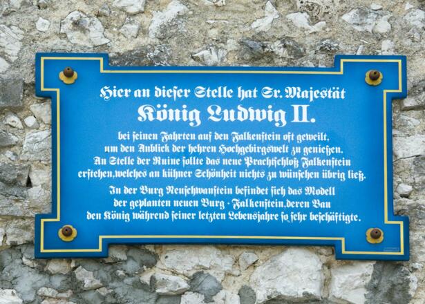 Gedenktafel an der Brugruine Falkenstein
