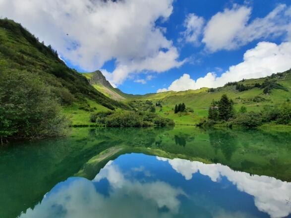 Stafelalpsee mit Glatthorn im Hintergrund