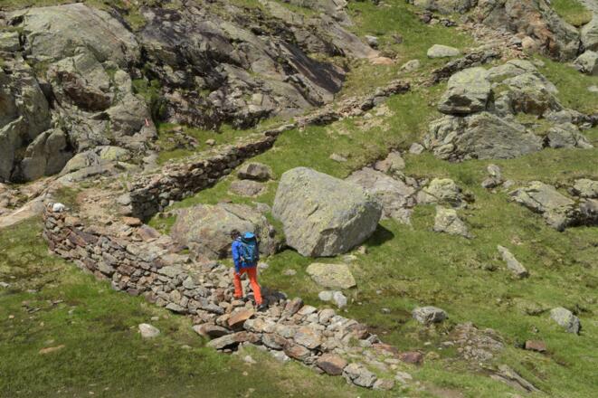Schöner Wanderweg oberhalb der Magdeburger Hütte