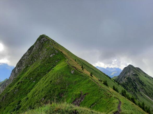 Aufstieg über die Flanke Richtung Gipfel