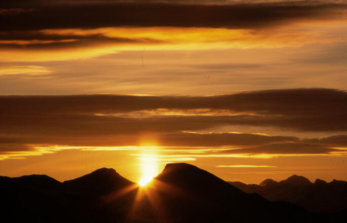 Sonnenaufgang Geigelstein von der Hochries aus