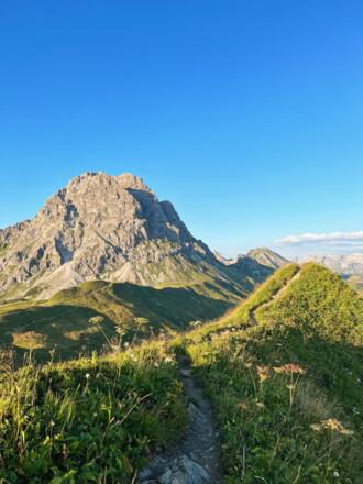 Grat zur Höferspitze mit Blick zum Widderstein