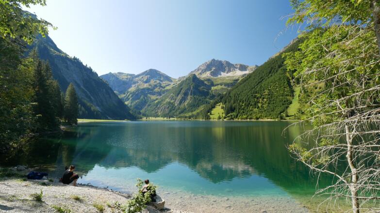 Am Ufer des Vilsalpsees