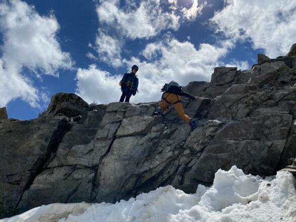 Kurze Kletterstelle auf den Felsriegel