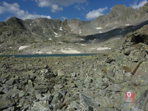 Rinnensee mit Berglasspitze und Ostgrat im Hintegrund