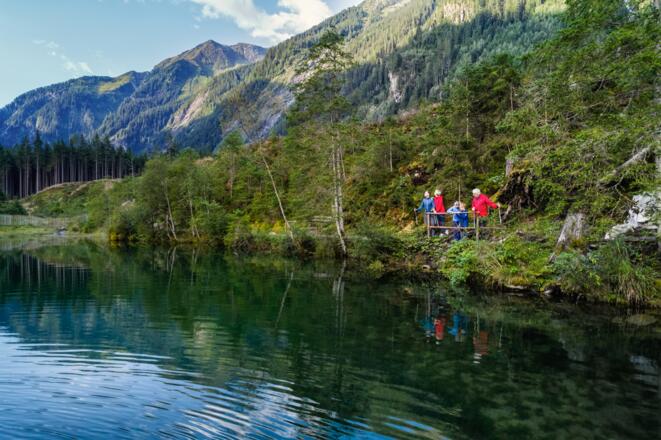 zu Fuß weiter bis zum Blausee