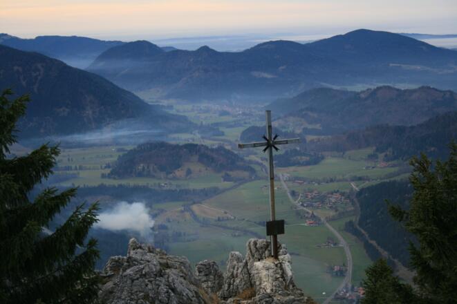 Vogelsang mit Blick ins Leitzachtal