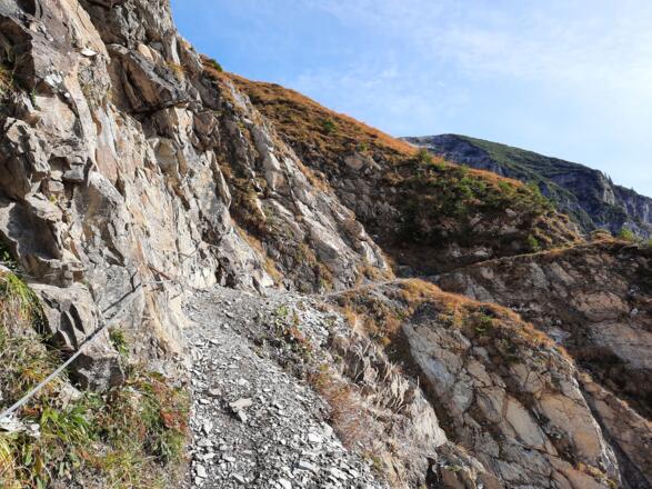 Kurze seilversicherte Stelle nach der Bärenalpe