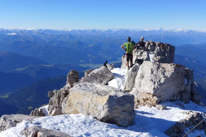 Auf dem Hohen Dachstein: Panorama zwischen Hochalmspitze und Glocknergruppe