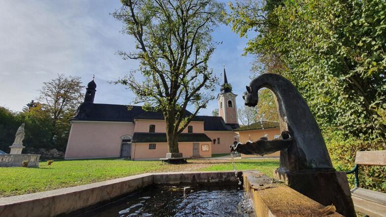 Jakobsbrünnlein vor der Wallfahrtskirche St. Jakobus der Ältere