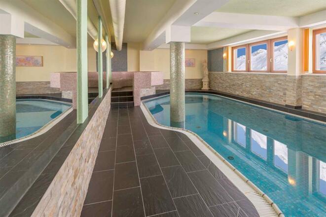schwimmbad-hotel-ideal