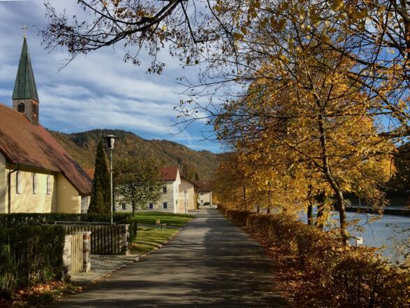 Kirche Johannes Nepomuk in Jochenstein an der Donau