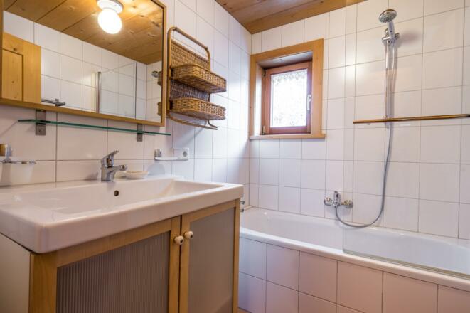 Bitschweil Hüsle-Dusche EG