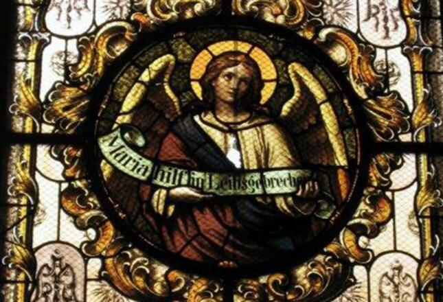 Fenster in der Maria-Hilf Kapelle