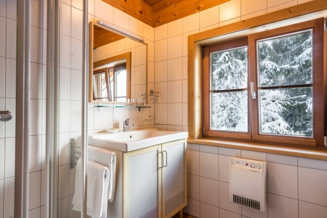 Bitschweil Hüsle-Dusche OG