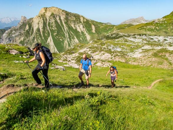 Im Hintergrund ist das Steinerne Meer zu sehen, das wir hinauf Richtung Gehrengrat verlassen.