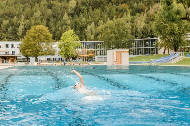 Freizeitbad_Val_Blu_in_Bludenz_im_Sommer_(c)_Hefti