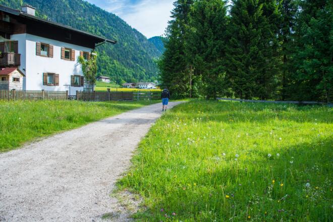 Über die Josefsalle Richtung Grenze