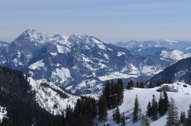 Blick zum Taubensteinhaus mit Wendelstein