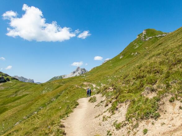 Wir kommen auf den Weg unterhalb des Formaletsch.