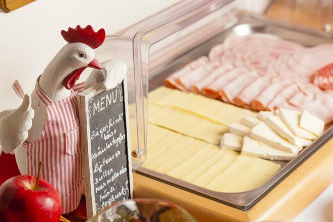 Schottenhof Frühstücksbuffet Wurst und Käse