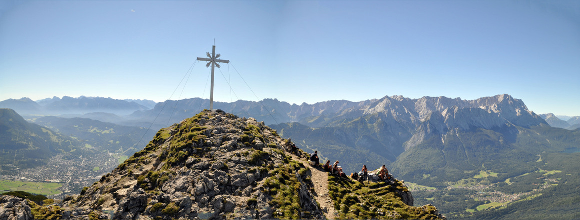 Panorama über den Gipfel hinweg