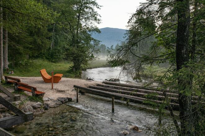 Kneippen im Naturschutzgebiet. Eiskalter Fußmarsch