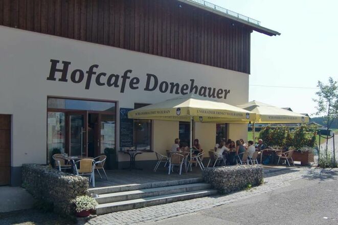 Das Hofcafe Donebauer mit Terrasse, © Anja Linner