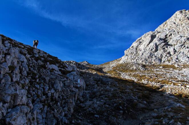 Rinne unterhalb der Handschuhspitze