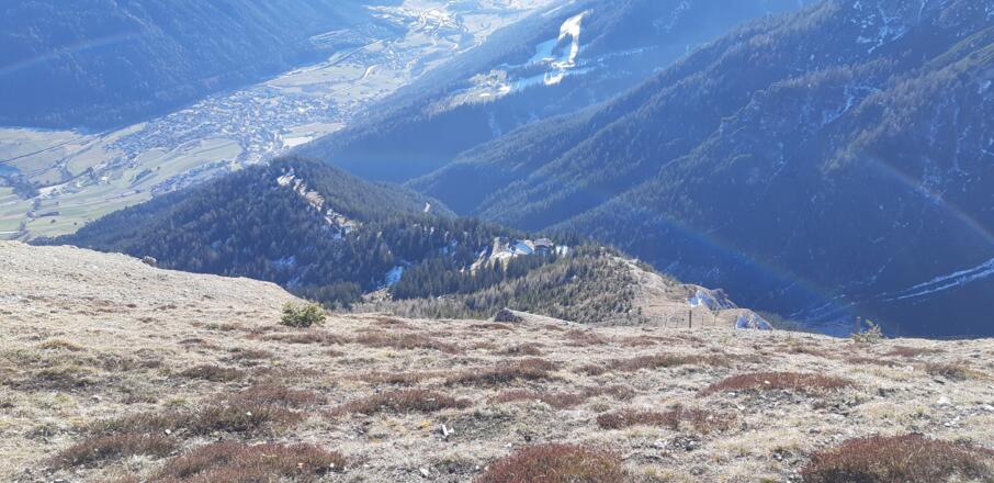 Blick zurück zur Pfarrachalm und ins Stubaital