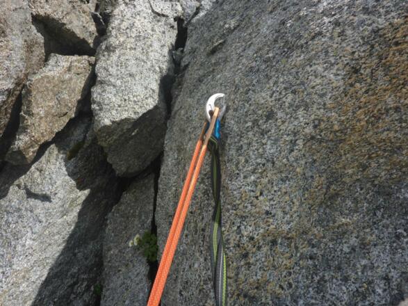 IQ-Haken an 2. Abseilstelle