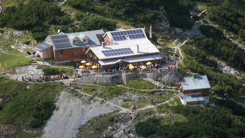 Blick auf die Coburger Hütte