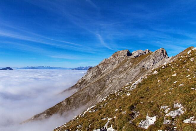Blick von der Handschuhspitze über den Grat