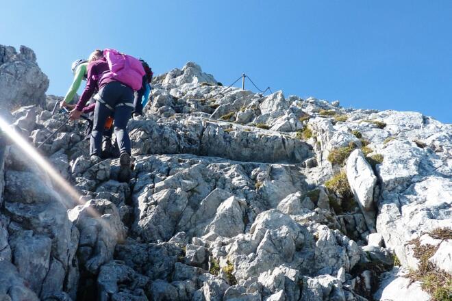 teilweise seilversicherte Steig