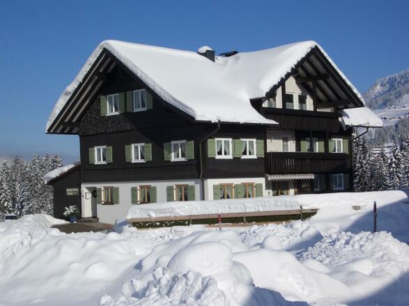 Haus im Winter