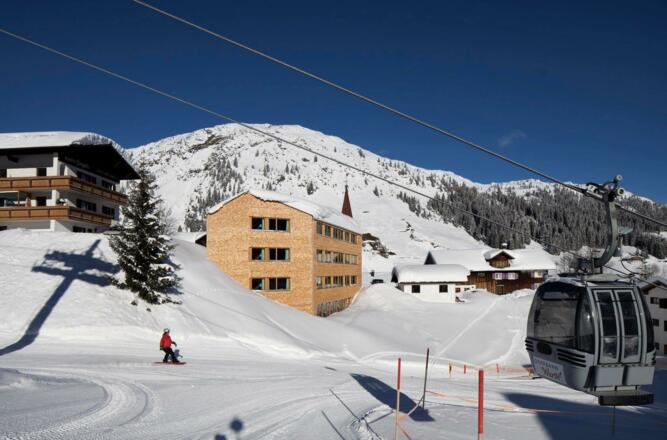 warthsap_skiinskiout_04