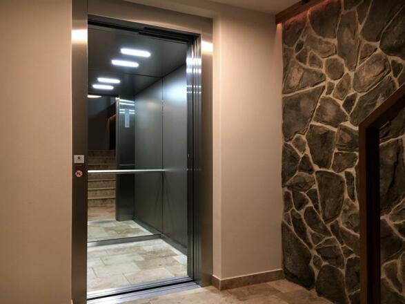 Ahorn Chalet / Lift in alle Geschosse